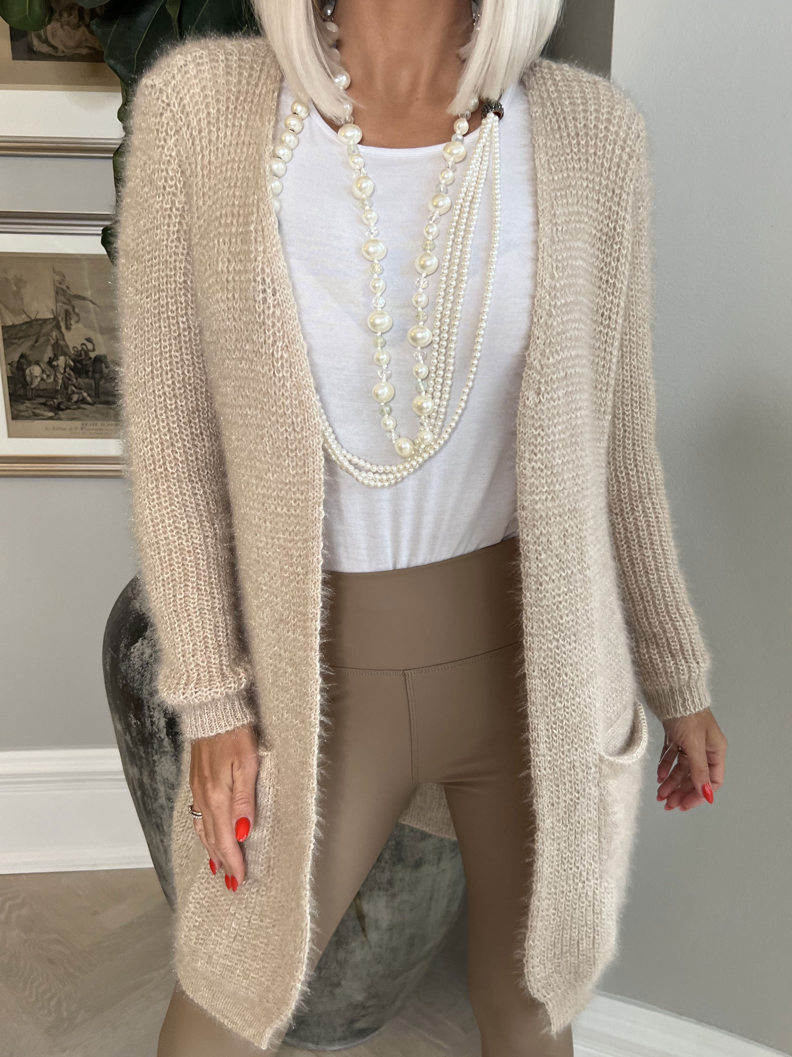 Levy - Svart fluffig kofta med fickor - Black